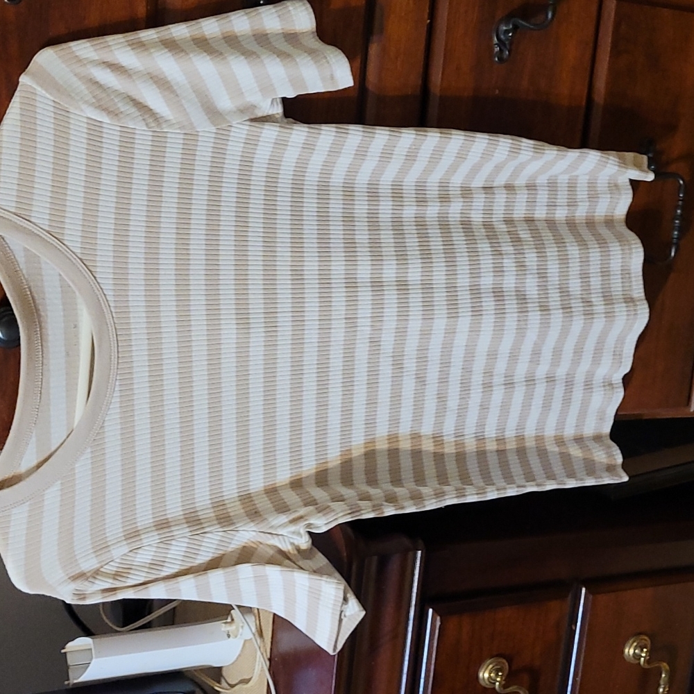 Cream t shirt